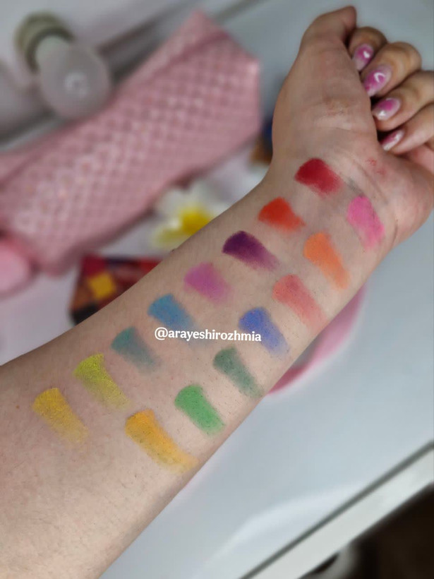 تست رنگ پالت تابستانه میس لارا