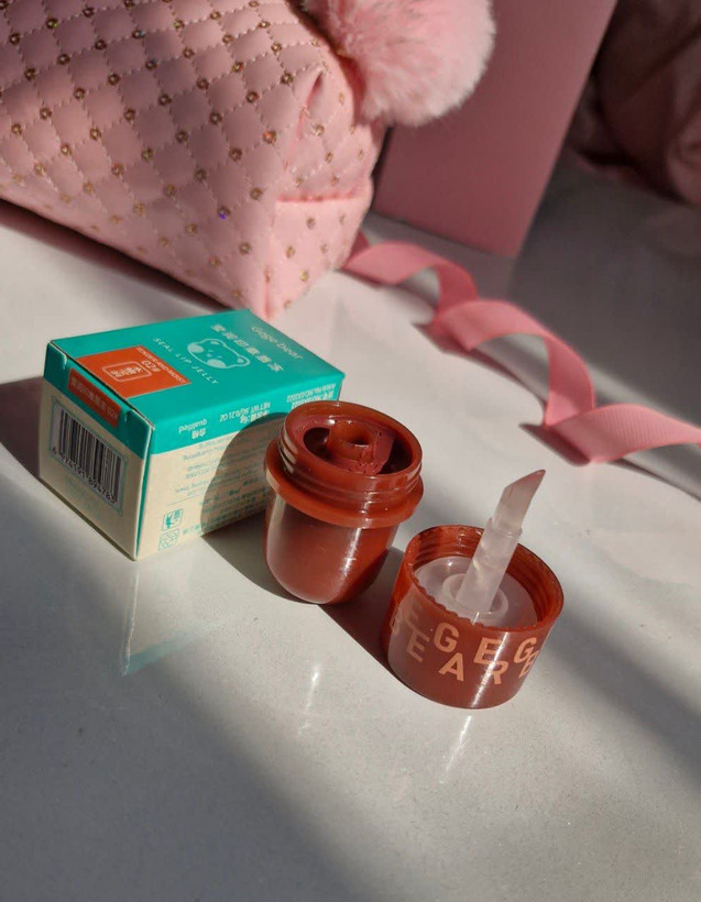 رژلب براشدار بلوطی gege bear با قیمت عالی رژ خیس چری