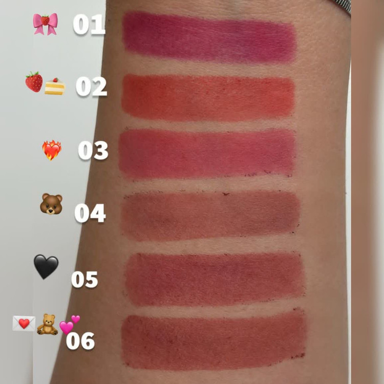 رنگبندی رژلب استخری 24 ساعته پیل اف